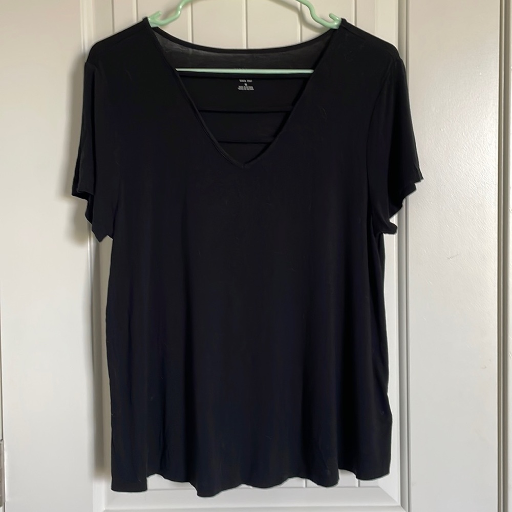 Black shirt with V neck cut out